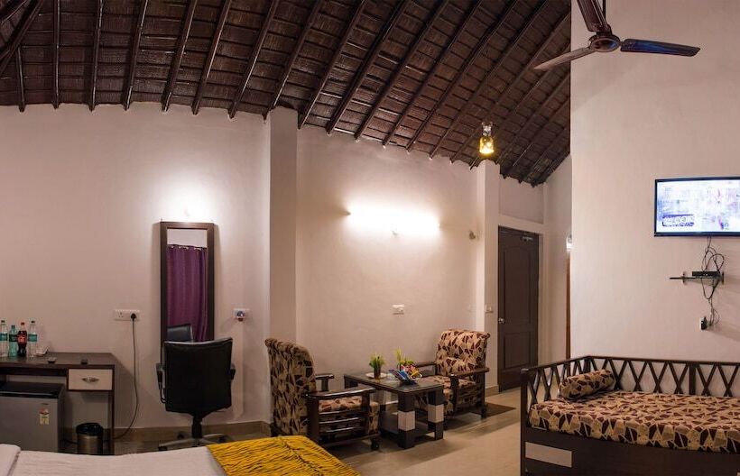 هتل Corbett Fun Resort