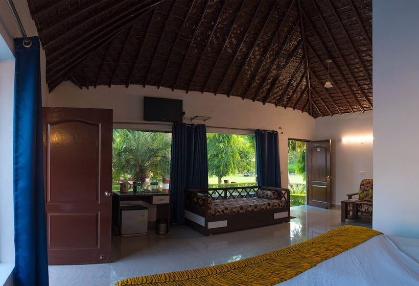 هتل Corbett Fun Resort