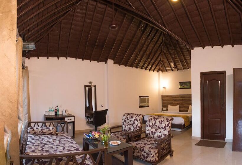 هتل Corbett Fun Resort