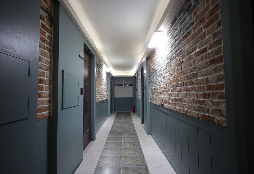 בית מלון כפרי 1945