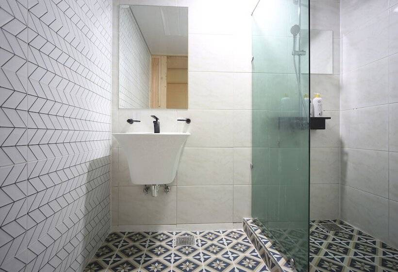 בית מלון כפרי 1945