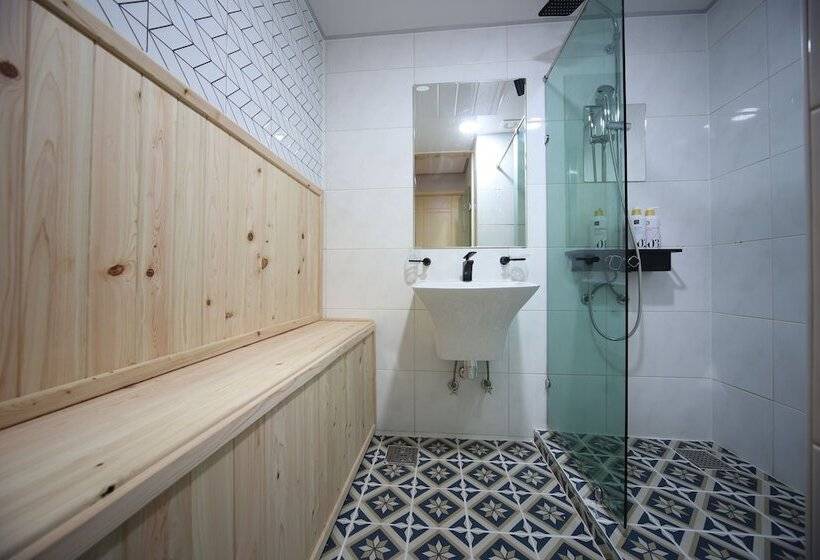 בית מלון כפרי 1945