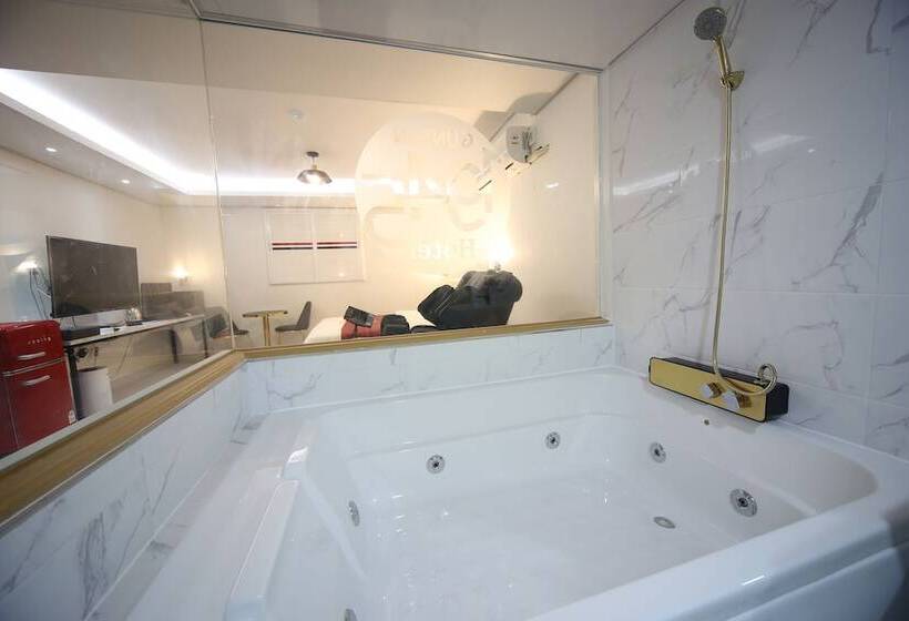 בית מלון כפרי 1945