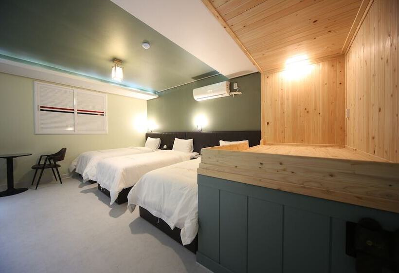 בית מלון כפרי 1945