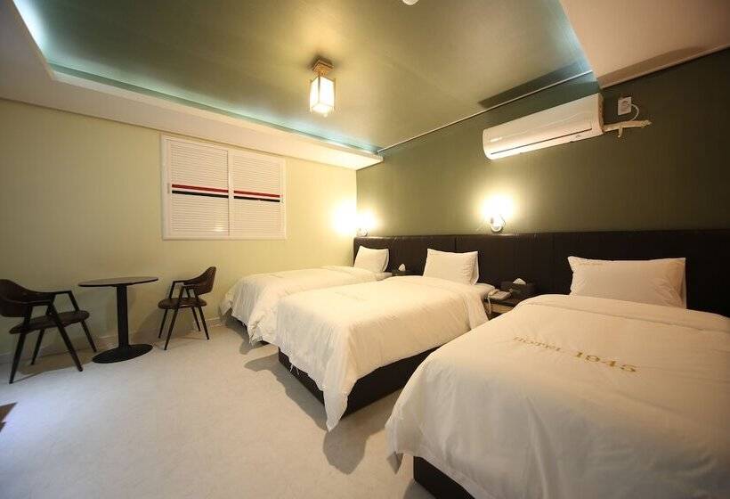 בית מלון כפרי 1945