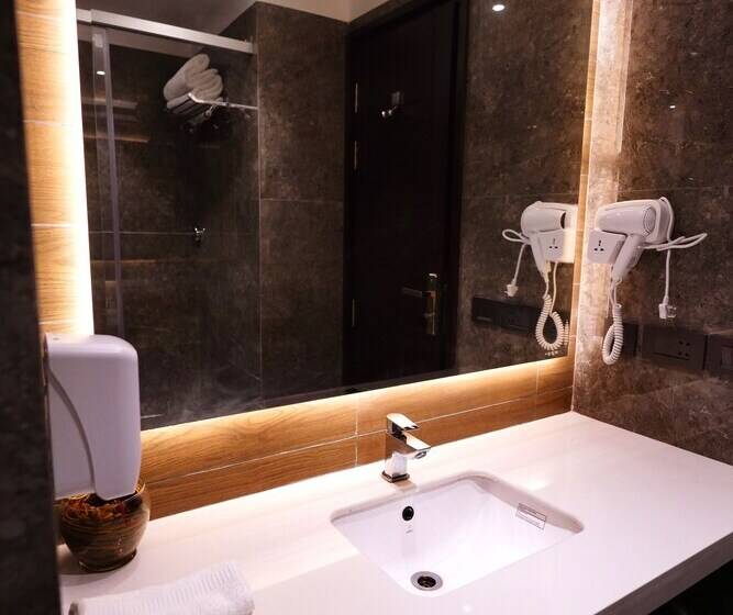 בית מלון כפרי Ritz With Free Airport Pickup