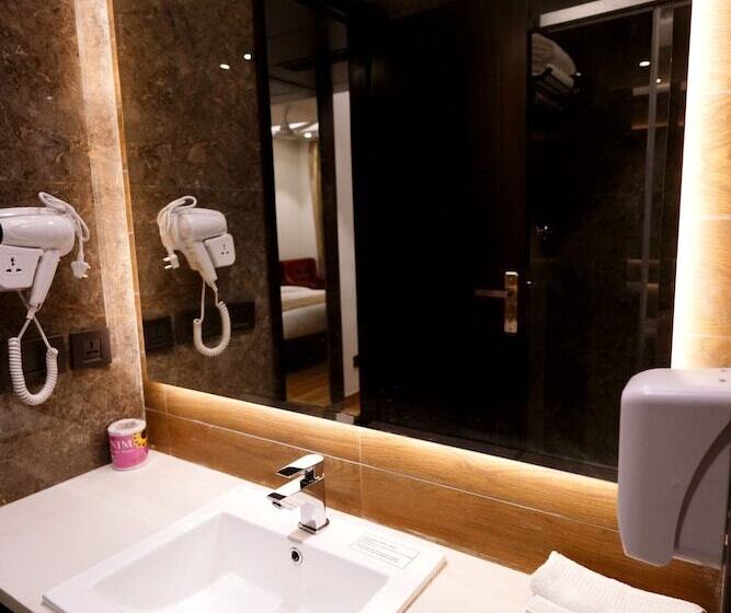 בית מלון כפרי Ritz With Free Airport Pickup