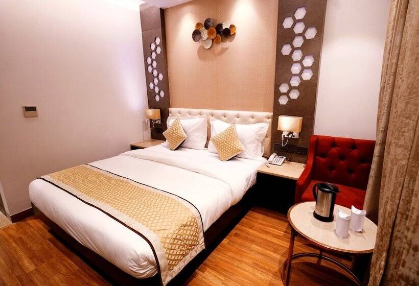 בית מלון כפרי Ritz With Free Airport Pickup