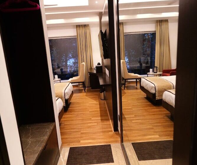 בית מלון כפרי Ritz With Free Airport Pickup