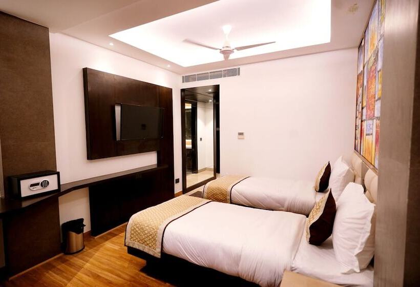 בית מלון כפרי Ritz With Free Airport Pickup