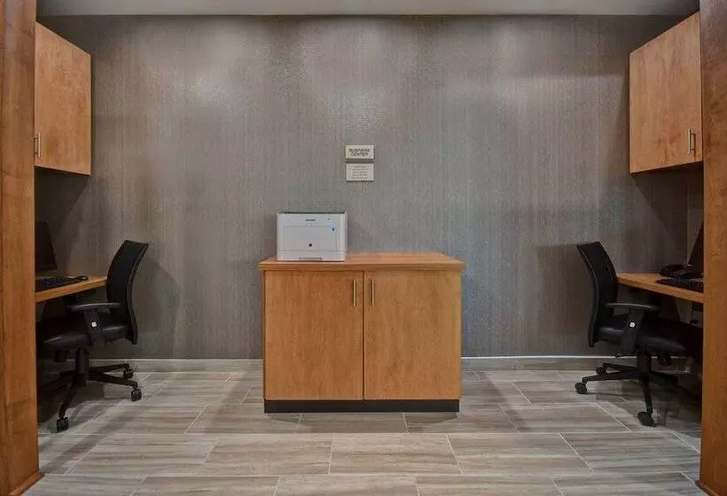 ホテル Springhill Suites By Marriott Holland