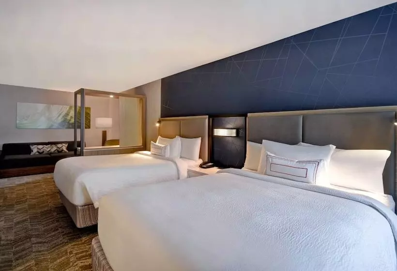 ホテル Springhill Suites By Marriott Holland