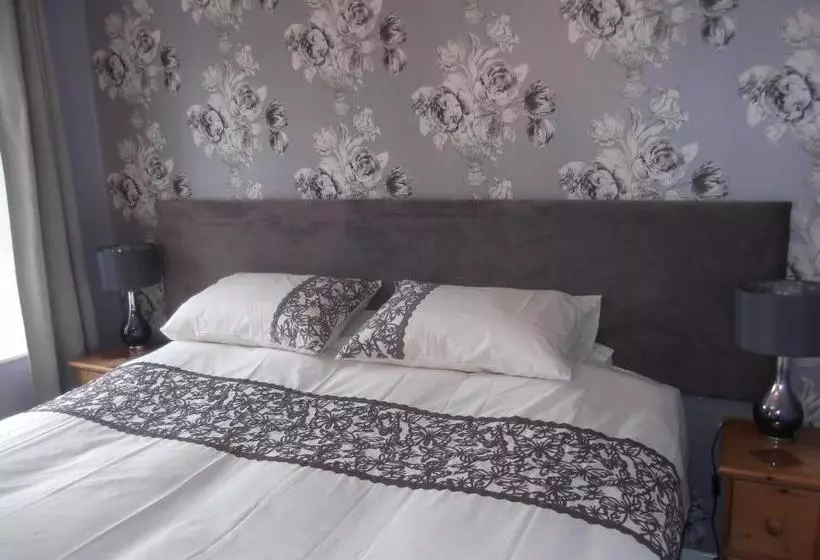 ペンション Warrington Guest House