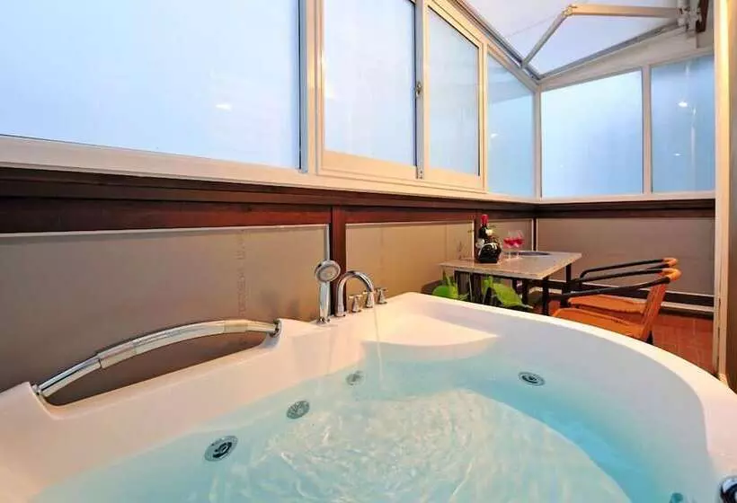 Sea Road Pension