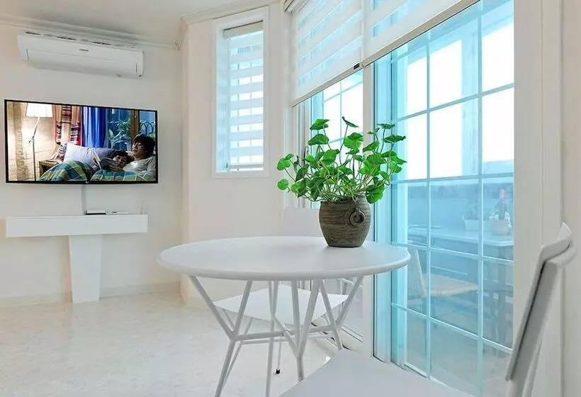Sea Road Pension