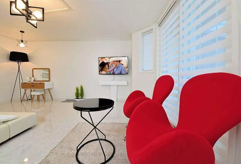 Sea Road Pension