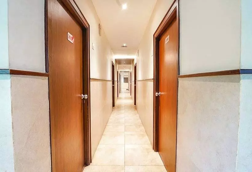 Fabhotel Karpagam   900m From Nehru Stadium