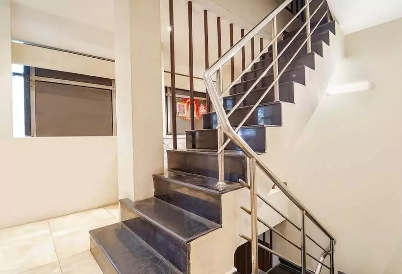 Fabhotel Karpagam   900m From Nehru Stadium