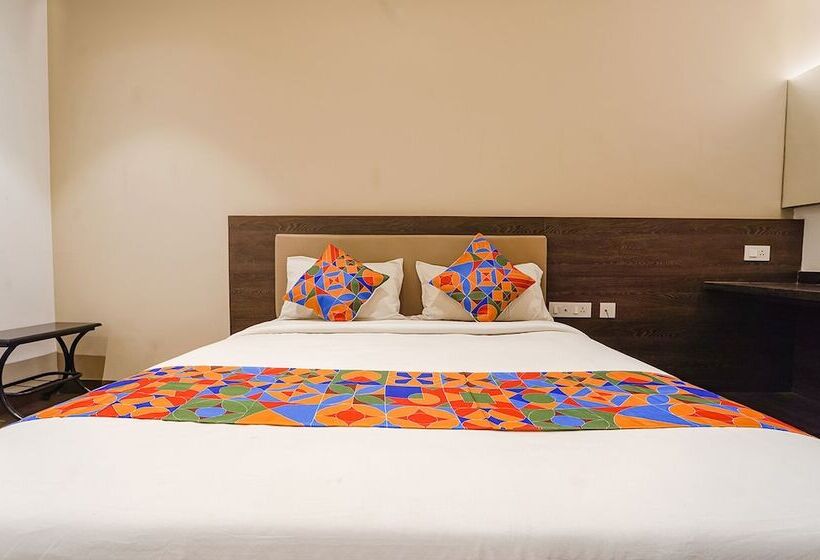 Fabhotel Karpagam   900m From Nehru Stadium