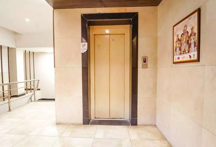 Fabhotel Karpagam   900m From Nehru Stadium