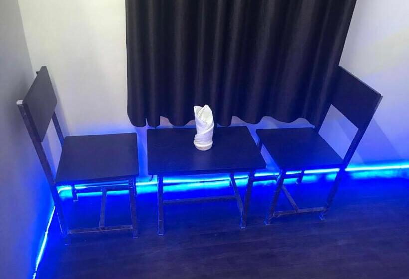 Hotel Dharohar Palace