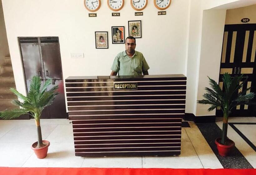 Hotel Dharohar Palace