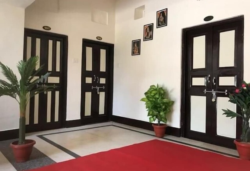 Hotel Dharohar Palace