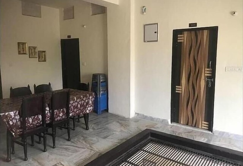 Hotel Dharohar Palace