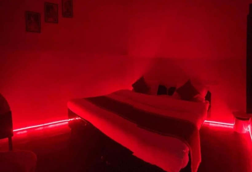 Hotel Dharohar Palace