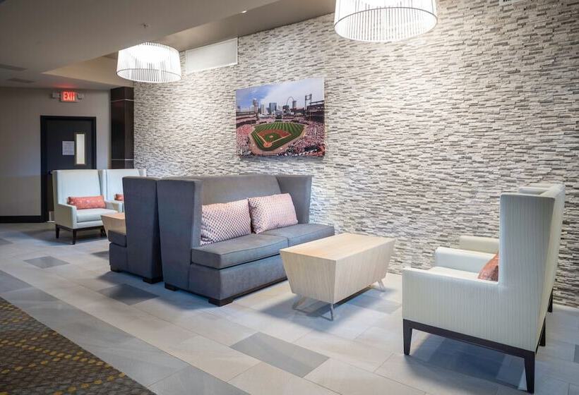 فندق Holiday Inn St Louis   Creve Coeur, An Ihg