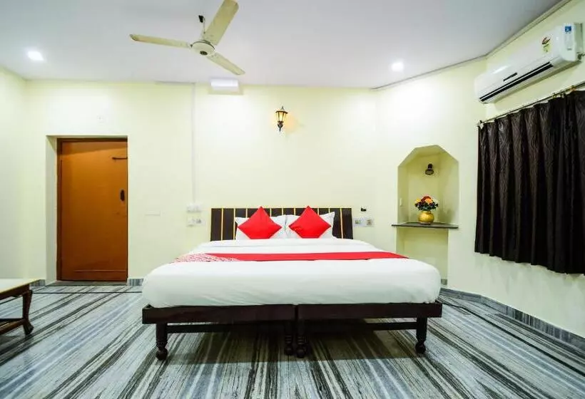 ホテル Panghat By Oyo Rooms