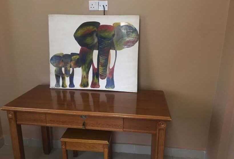 Отель Summit Lodge