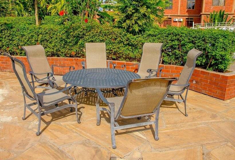 Отель Summit Lodge