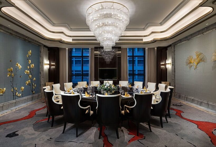 Отель Wyndham Grand Taixing Downtown