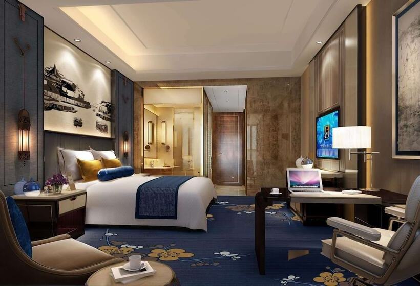 Отель Wyndham Grand Taixing Downtown