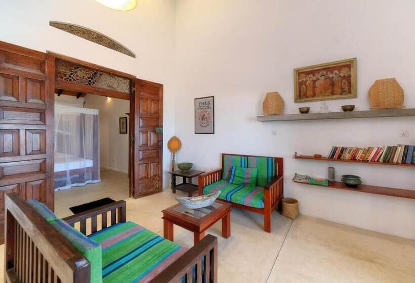 بنسيون Blue Parrot Beach Villa