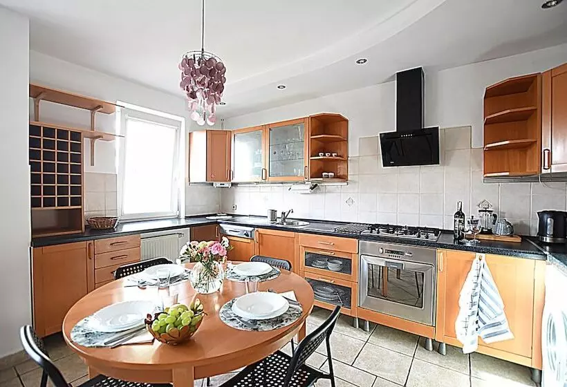 پانسیون Mhost Bronowice