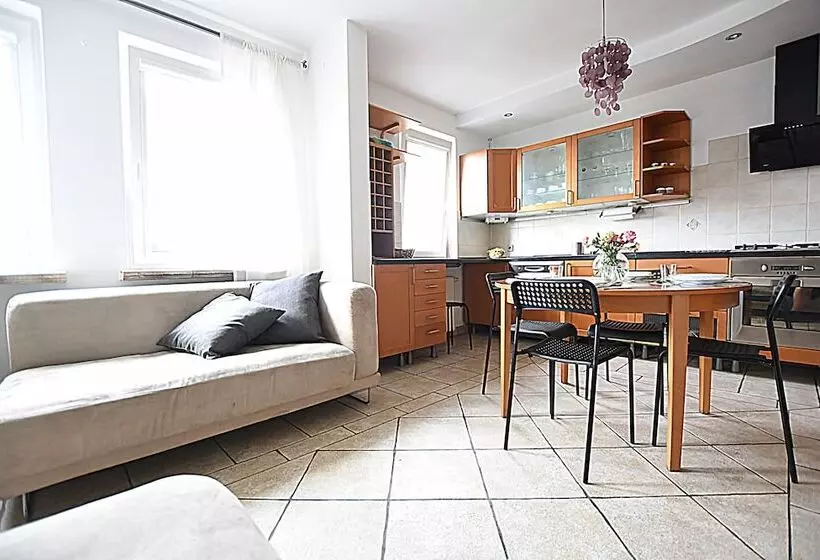 پانسیون Mhost Bronowice