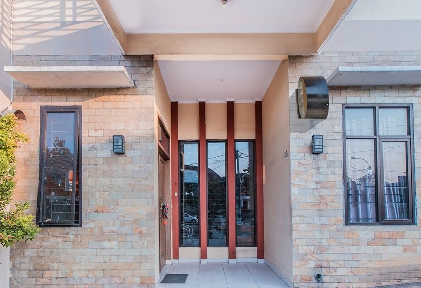 פנסיון Oyo Flagship 1462 Hunian Tinggal Megarich Sws