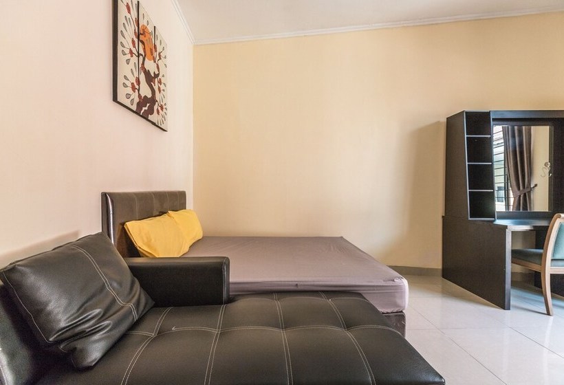 פנסיון Oyo Flagship 1462 Hunian Tinggal Megarich Sws