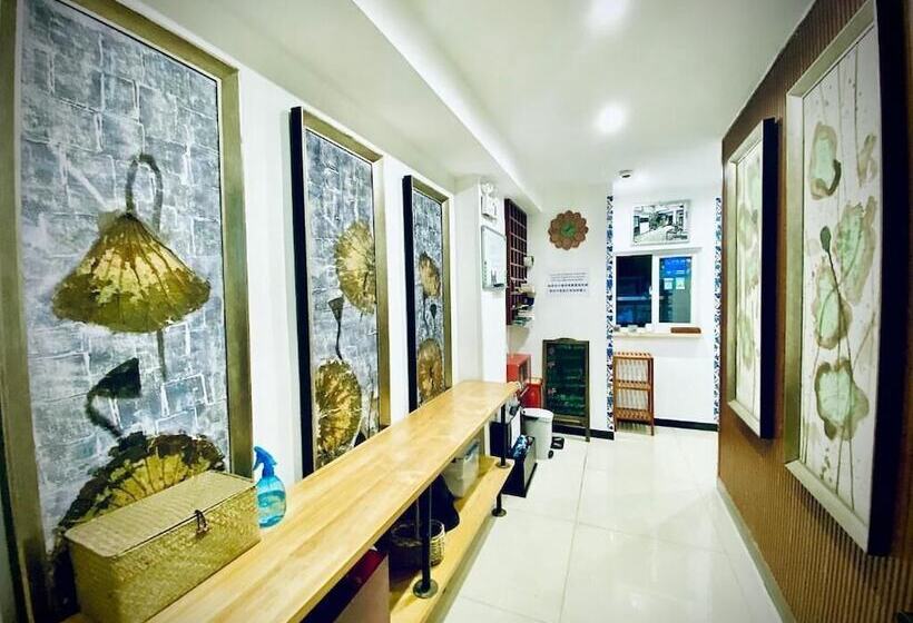 هاستل Only Cafe And Backpacker