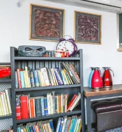 هاستل Only Cafe And Backpacker