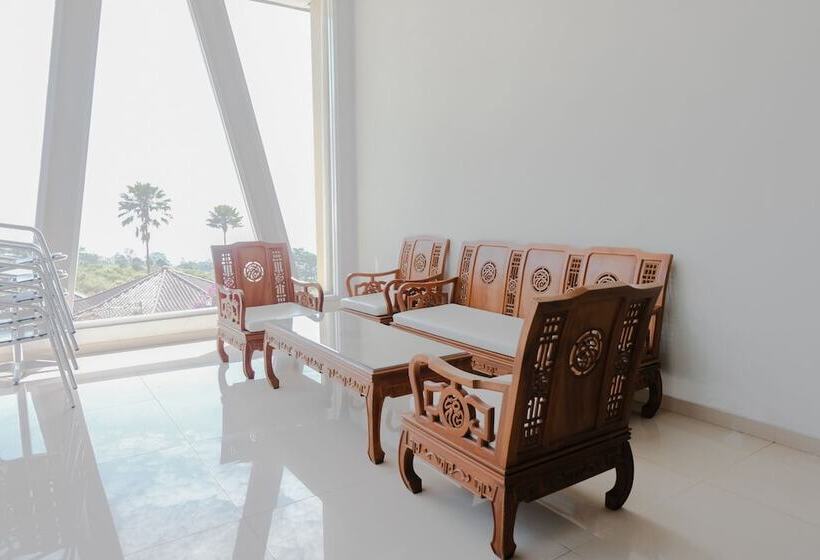 Ostello Villa Bukit Panderman Residende By Oyo Rooms