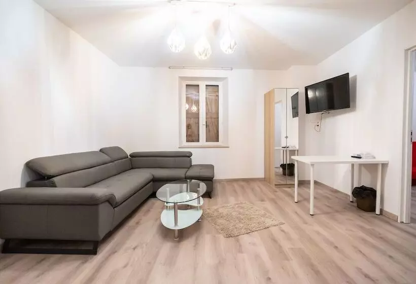 Aamiaismajoitus (B&B) Pavillon Fani