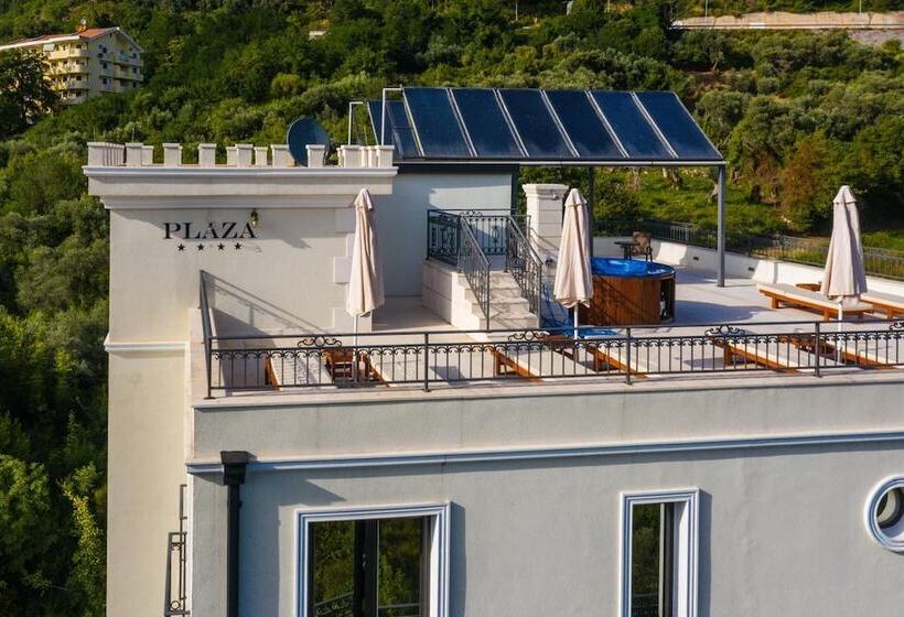 هتل Plaza Lucice