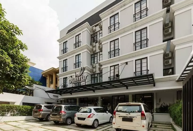 Hotelli Residences By Reddoorz @ Guntur Raya Setiabudi