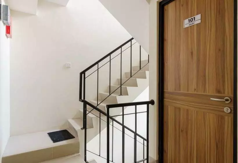 Hotelli Residences By Reddoorz @ Guntur Raya Setiabudi