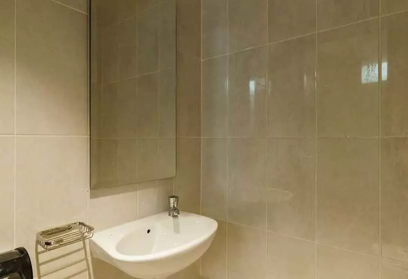 Hotelli Residences By Reddoorz @ Guntur Raya Setiabudi