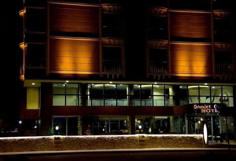 בית מלון כפרי Saadet Grand Boutique & Business