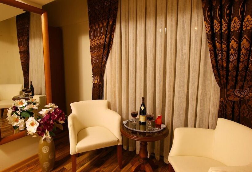 בית מלון כפרי Saadet Grand Boutique & Business